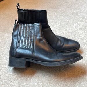 Geox black leather chelsea boots D3490J